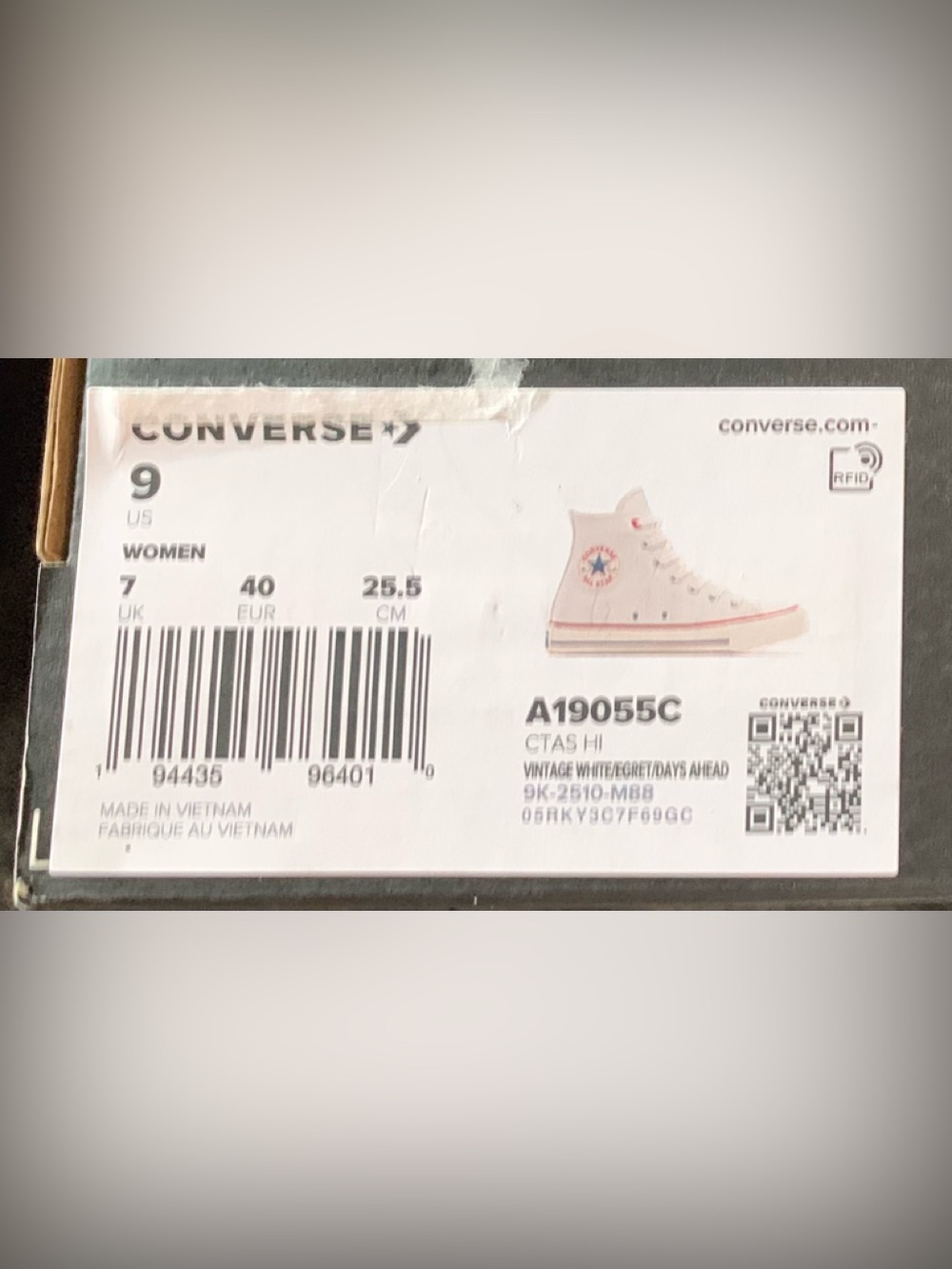 CONVERSE Chuck Taylor all star Valentine’s Day white high tops in size 9 NWT - Picture 6 of 10